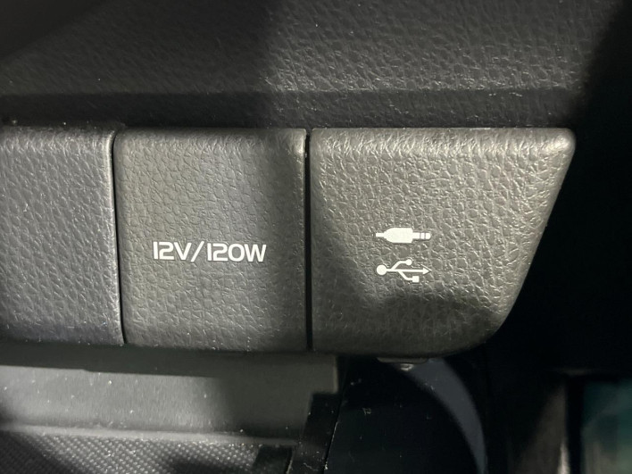 2018 Toyota Camry DAA-AXVH70 (UW-6a26316f27425)[16]