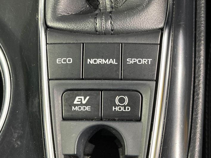 2018 Toyota Camry DAA-AXVH70 (UW-6a26316f27425)[18]