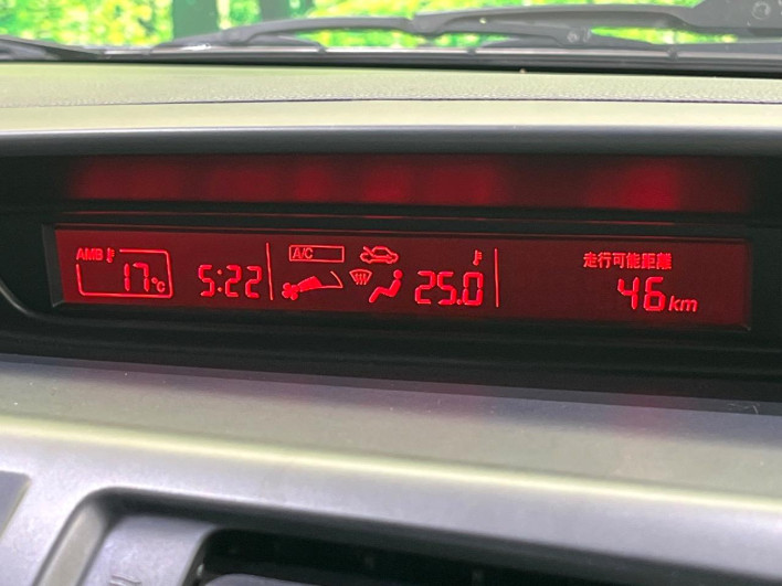 2014 Mazda Premacy DBA-CWEAW (UW-6a263194ef917)[10]