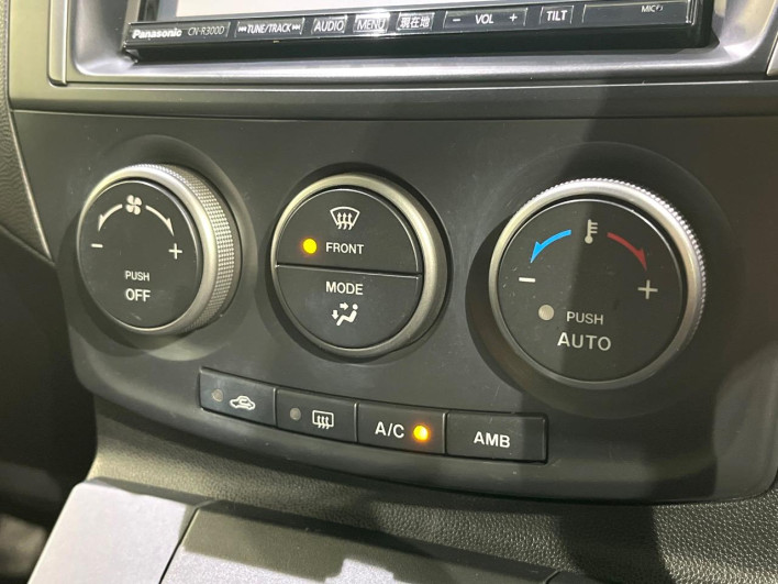 2014 Mazda Premacy DBA-CWEAW (UW-6a263194ef917)[9]