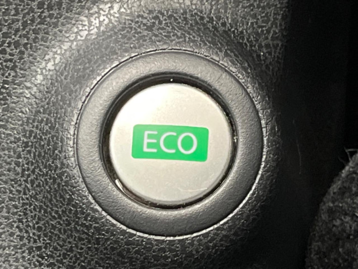 2014 Nissan Note DBA-E12 (UW-6a2631a3e365d)[23]