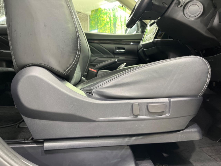 2016 Mitsubishi OUTLANDER PHEV DLA-GG2W (UW-6a2631c19a290)[19]