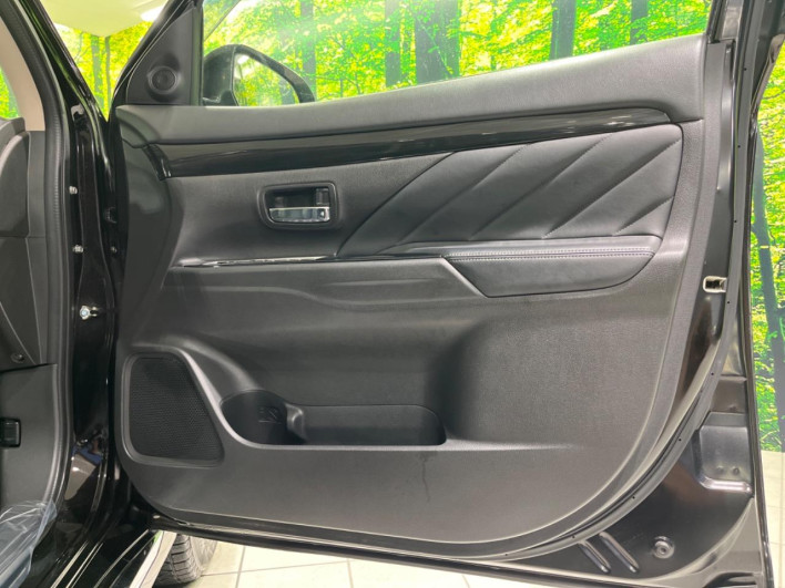 2016 Mitsubishi OUTLANDER PHEV DLA-GG2W (UW-6a2631c19a290)[17]