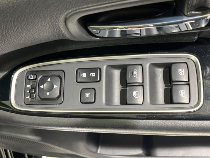 2016 Mitsubishi OUTLANDER PHEV DLA-GG2W (UW-6a2631c19a290)[18]
