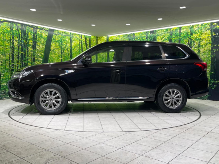2016 Mitsubishi OUTLANDER PHEV DLA-GG2W (UW-6a2631c19a290)[5]