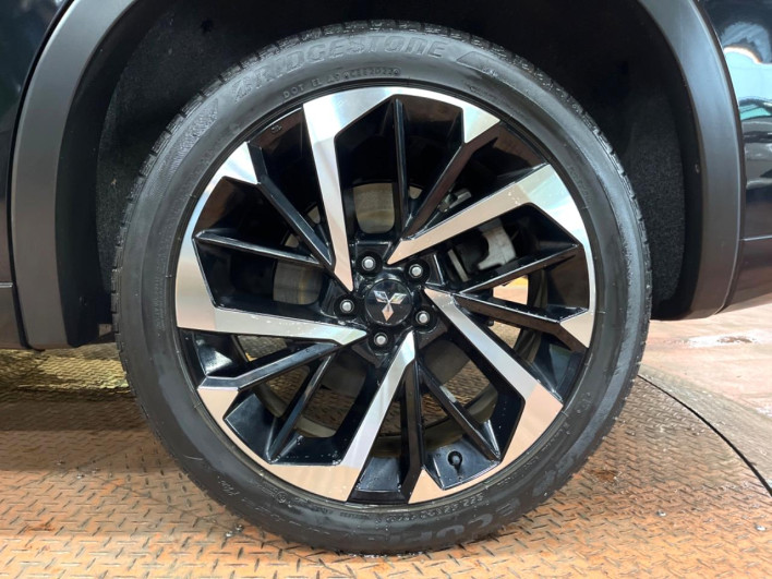 2022 Mitsubishi OUTLANDER PHEV 5LA-GN0W (UW-6a2631c4601a8)[10]