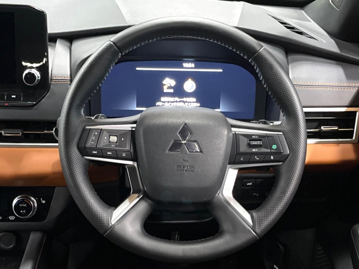 2022 Mitsubishi OUTLANDER PHEV 5LA-GN0W (UW-6a2631c4601a8)[25]