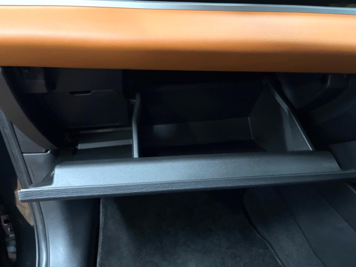 2022 Mitsubishi OUTLANDER PHEV 5LA-GN0W (UW-6a2631c4601a8)[4]