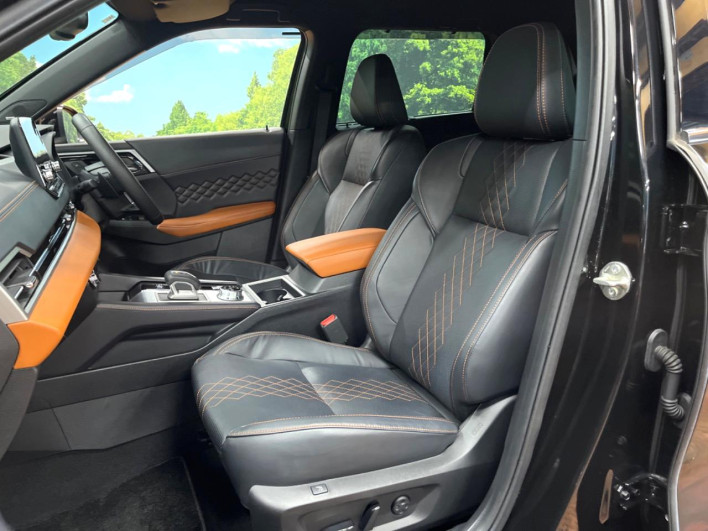 2022 Mitsubishi OUTLANDER PHEV 5LA-GN0W (UW-6a2631c4601a8)[5]