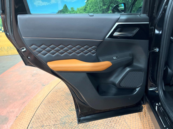 2022 Mitsubishi OUTLANDER PHEV 5LA-GN0W (UW-6a2631c4601a8)[7]
