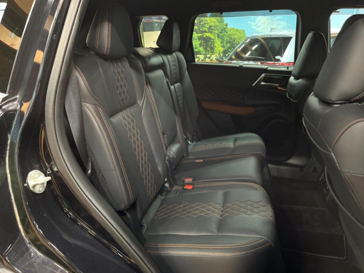 2022 Mitsubishi OUTLANDER PHEV 5LA-GN0W (UW-6a2631c4601a8)[20]
