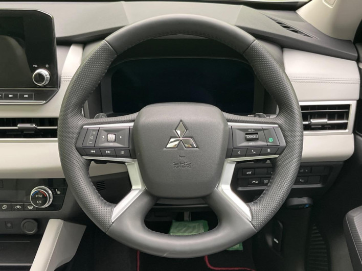 2022 Mitsubishi OUTLANDER PHEV 5LA-GN0W (UW-6a2631c47af64)[24]