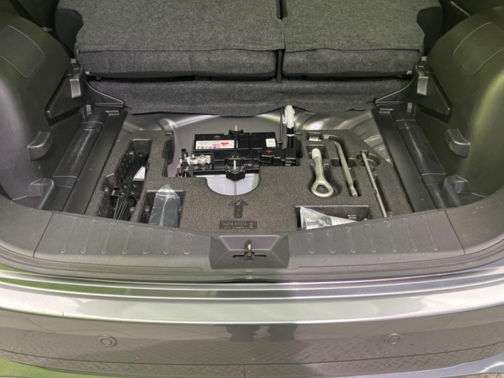 2019 Nissan Note DAA-HE12 (UW-6a2631d811660)[19]