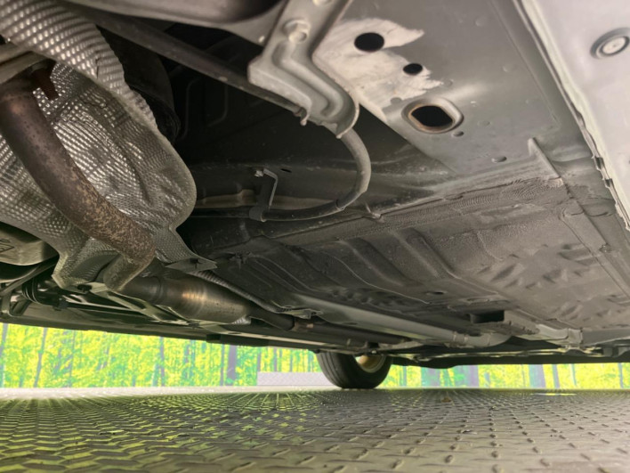 2019 Nissan Note DAA-HE12 (UW-6a2631d811660)[16]