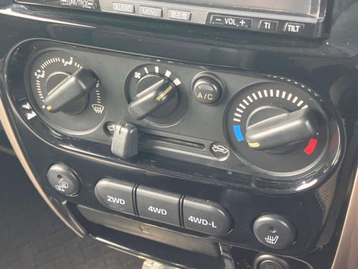 2017 Suzuki Jimny ABA-JB23W (UW-6a2631e6efec7)[19]