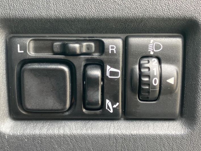 2017 Suzuki Jimny ABA-JB23W (UW-6a2631e6efec7)[12]