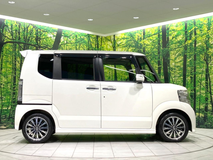 2016 Honda N-BOX CUSTOM DBA-JF1 (UW-6a2631f5671eb)[9]