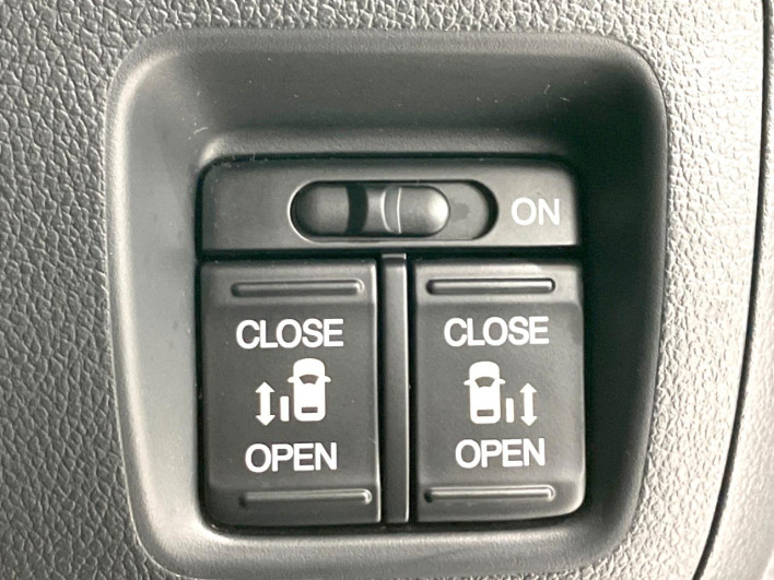 2016 Honda N-BOX CUSTOM DBA-JF1 (UW-6a2631f5671eb)[27]