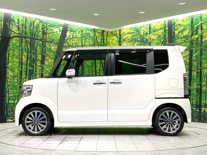 2016 Honda N-BOX CUSTOM DBA-JF1 (UW-6a2631f5671eb)[13]