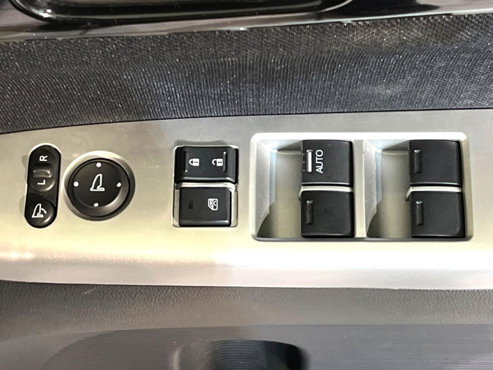2015 Honda N-BOX CUSTOM DBA-JF2 (UW-6a2631f652087)[8]