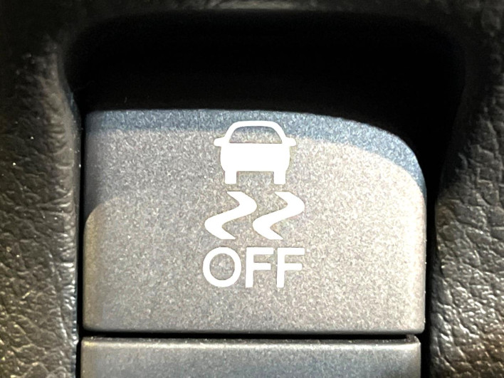 2015 Honda N-BOX CUSTOM DBA-JF2 (UW-6a2631f652087)[12]