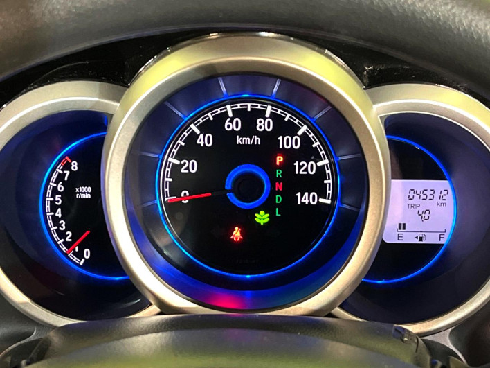 2015 Honda N-BOX CUSTOM DBA-JF2 (UW-6a2631f652087)[24]