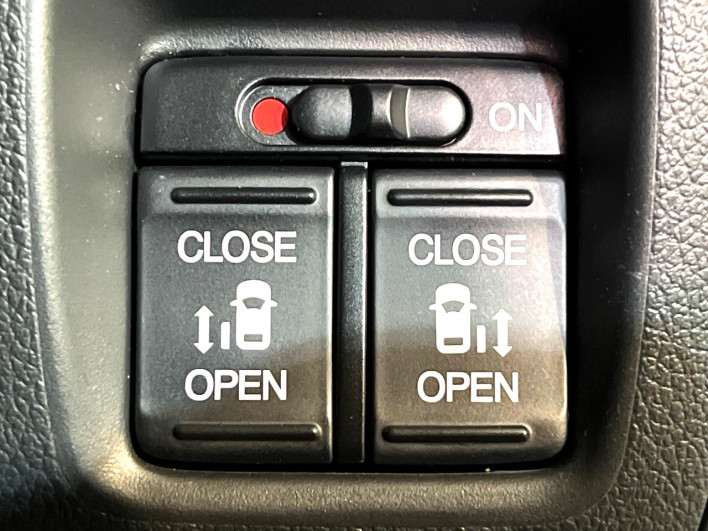 2015 Honda N-BOX CUSTOM DBA-JF2 (UW-6a2631f652087)[9]
