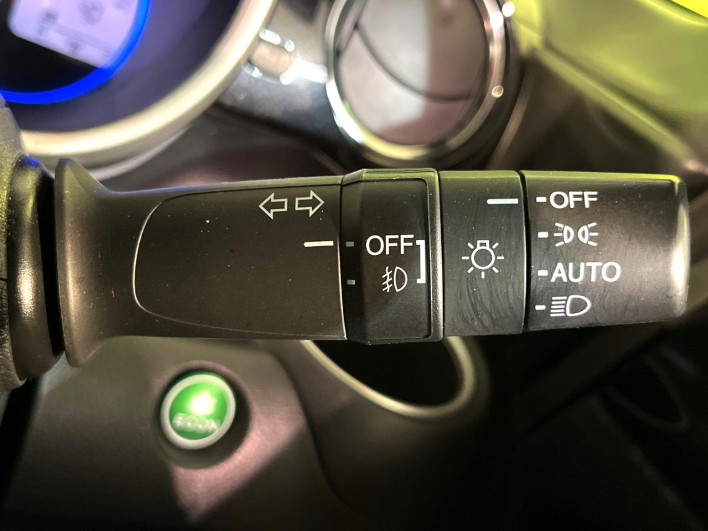 2015 Honda N-BOX CUSTOM DBA-JF2 (UW-6a2631f652087)[23]