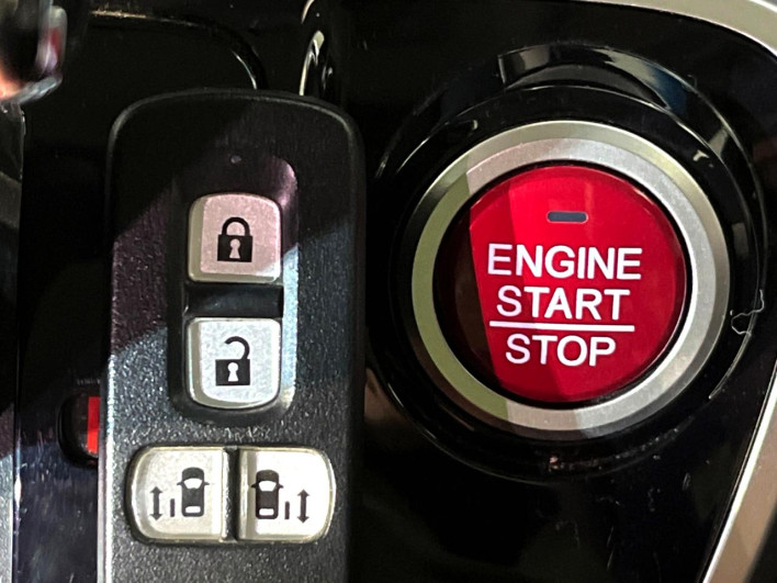 2015 Honda N-BOX CUSTOM DBA-JF2 (UW-6a2631f652087)[15]
