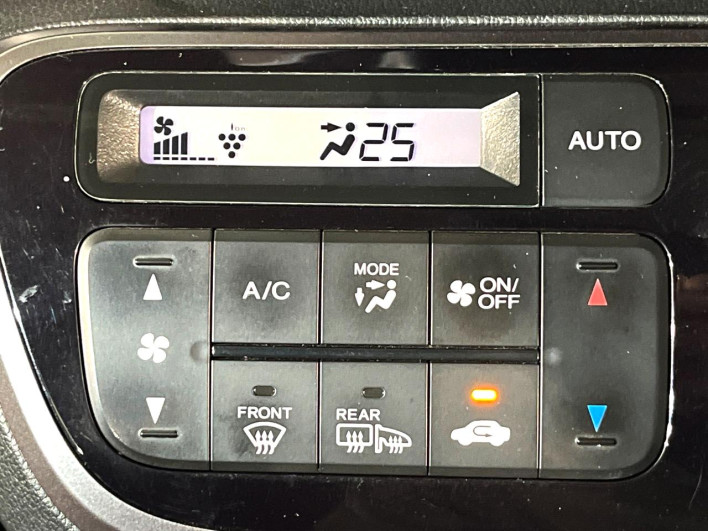 2014 Honda N-BOX CUSTOM DBA-JF2 (UW-6a2631f69d3db)[18]