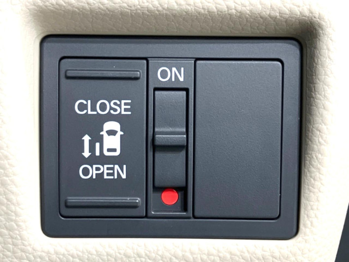 2017 Honda N-BOX DBA-JF3 (UW-6a2631f72683a)[13]