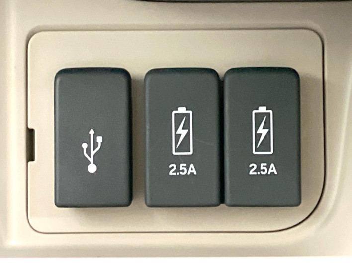 2017 Honda N-BOX DBA-JF3 (UW-6a2631f72683a)[24]