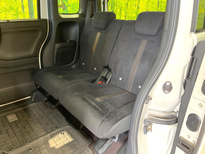 2017 Honda N-BOX CUSTOM DBA-JF3 (UW-6a2631f8a2679)[11]