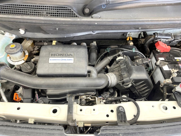 2017 Honda N-BOX CUSTOM DBA-JF3 (UW-6a2631f8a2679)[5]