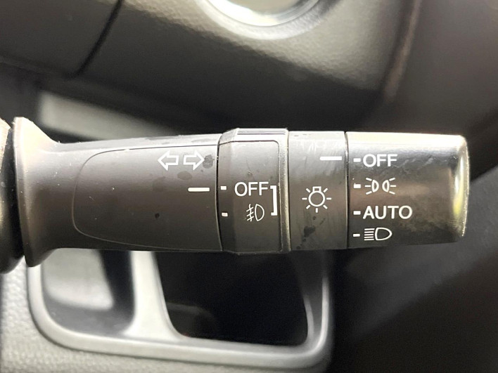 2018 Honda N-BOX CUSTOM DBA-JF3 (UW-6a2631f90841c)[26]