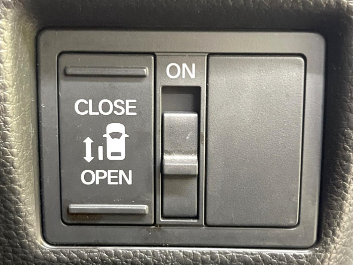 2018 Honda N-BOX CUSTOM DBA-JF3 (UW-6a2631f90841c)[15]