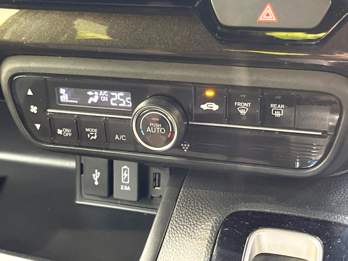 2018 Honda N-BOX CUSTOM DBA-JF3 (UW-6a2631f90841c)[20]