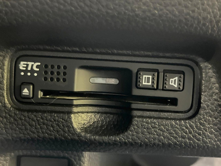 2018 Honda N-BOX CUSTOM DBA-JF3 (UW-6a2631f90841c)[17]