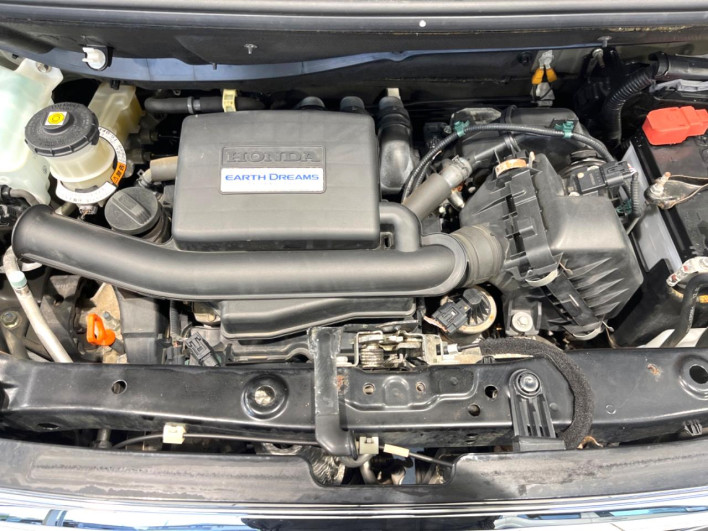 2019 Honda N-BOX CUSTOM DBA-JF3 (UW-6a2631fac9320)[4]