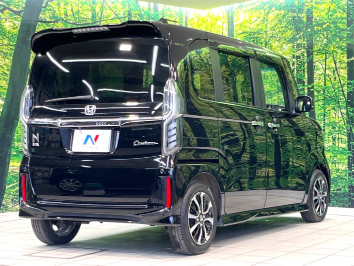 2019 Honda N-BOX CUSTOM DBA-JF3 (UW-6a2631fac9320)[16]