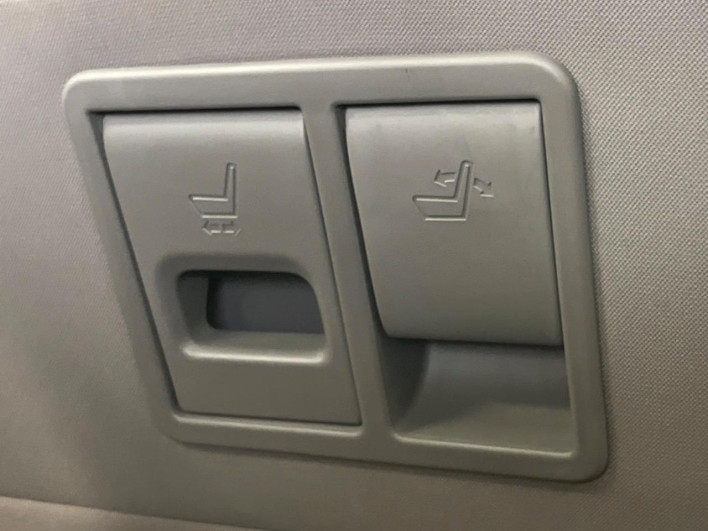 2018 Honda N-BOX DBA-JF3 (UW-6a2631fdc9b46)[17]