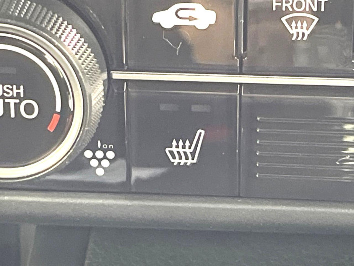 2022 Honda N-BOX CUSTOM 6BA-JF4 (UW-6a2632050a286)[28]