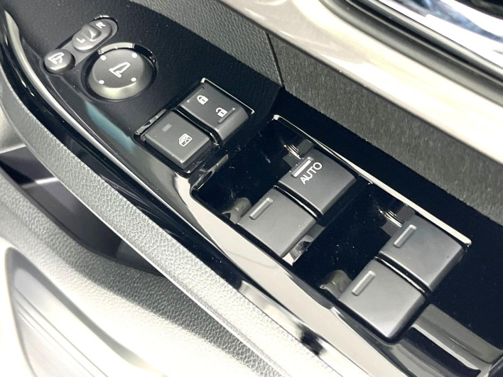 2022 Honda N-BOX CUSTOM 6BA-JF4 (UW-6a2632050a286)[13]