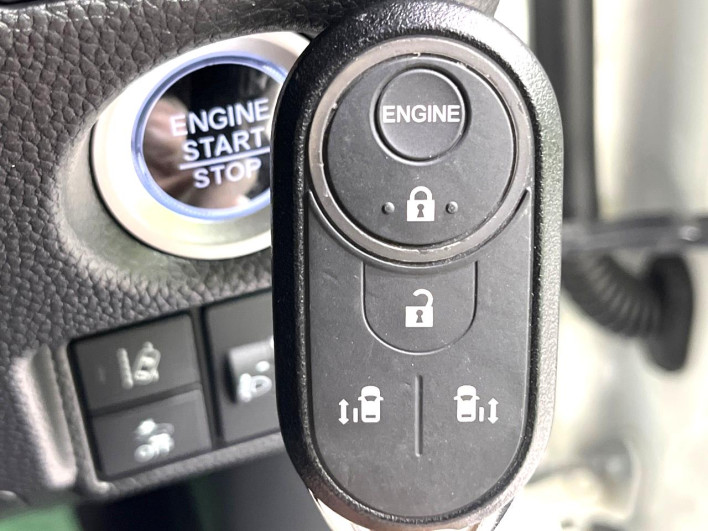 2022 Honda N-BOX CUSTOM 6BA-JF4 (UW-6a2632050a286)[16]