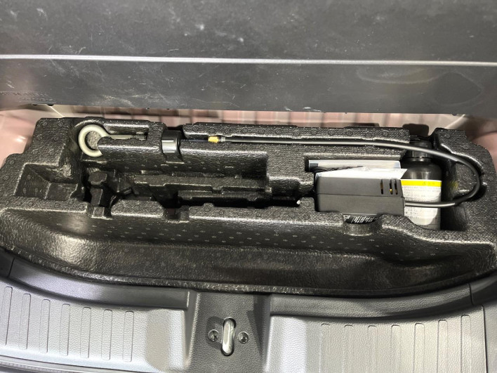2023 Honda N-BOX CUSTOM 6BA-JF4 (UW-6a26320512b47)[17]