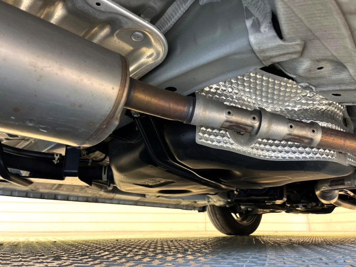 2023 Honda N-BOX CUSTOM 6BA-JF5 (UW-6a2632054a52d)[20]