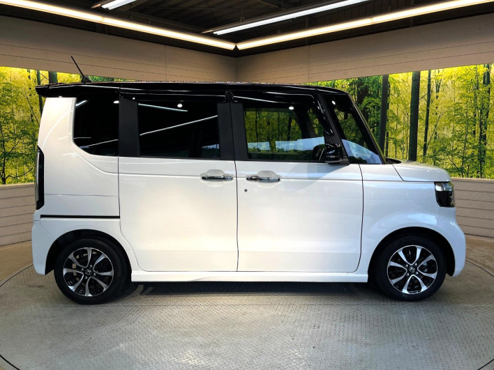 2023 Honda N-BOX CUSTOM 6BA-JF5 (UW-6a2632054a52d)[11]
