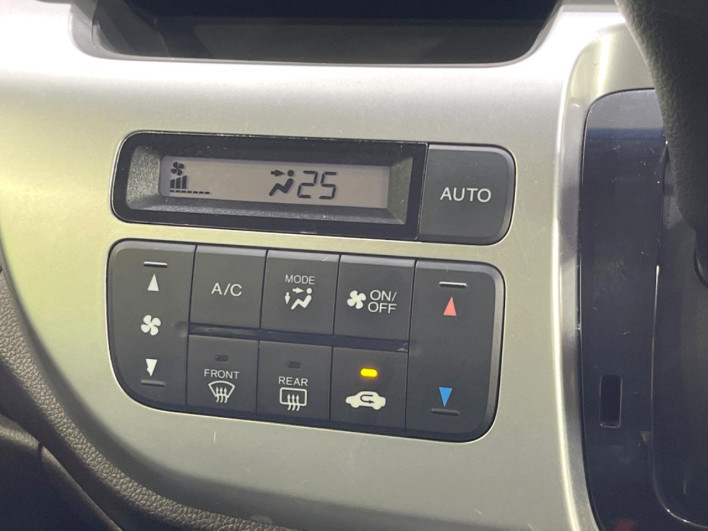 2014 Honda N-WGN Custom DBA-JH1 (UW-6a26321365d8e)[18]