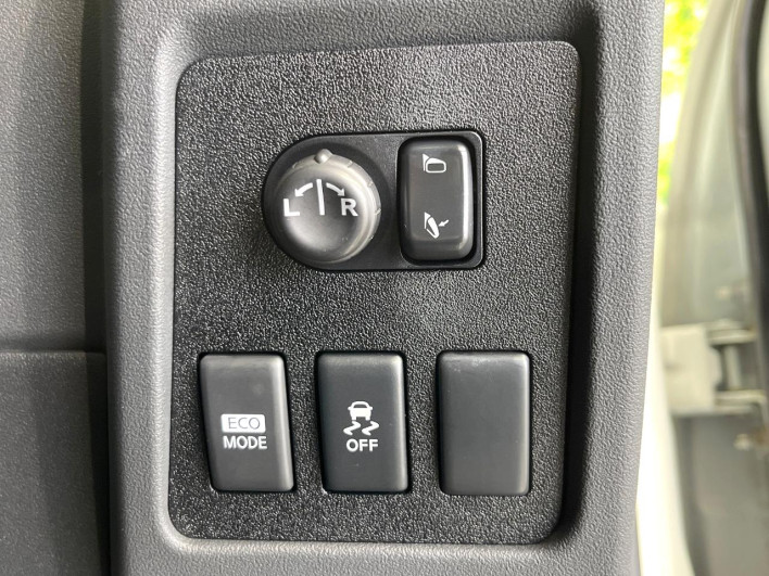 2013 Nissan Dualis DBA-KNJ10 (UW-6a263225a6ca5)[15]
