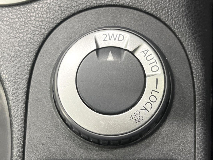 2013 Nissan Dualis DBA-KNJ10 (UW-6a263225a6ca5)[21]